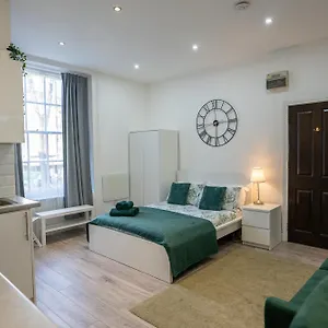 Beautiful Flat In Hackney Next To Overground Station London